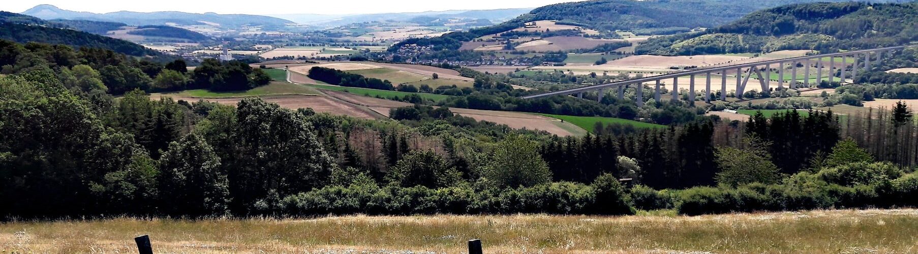 Heina - Blick über die ICE Brücke ins Fuldatal
