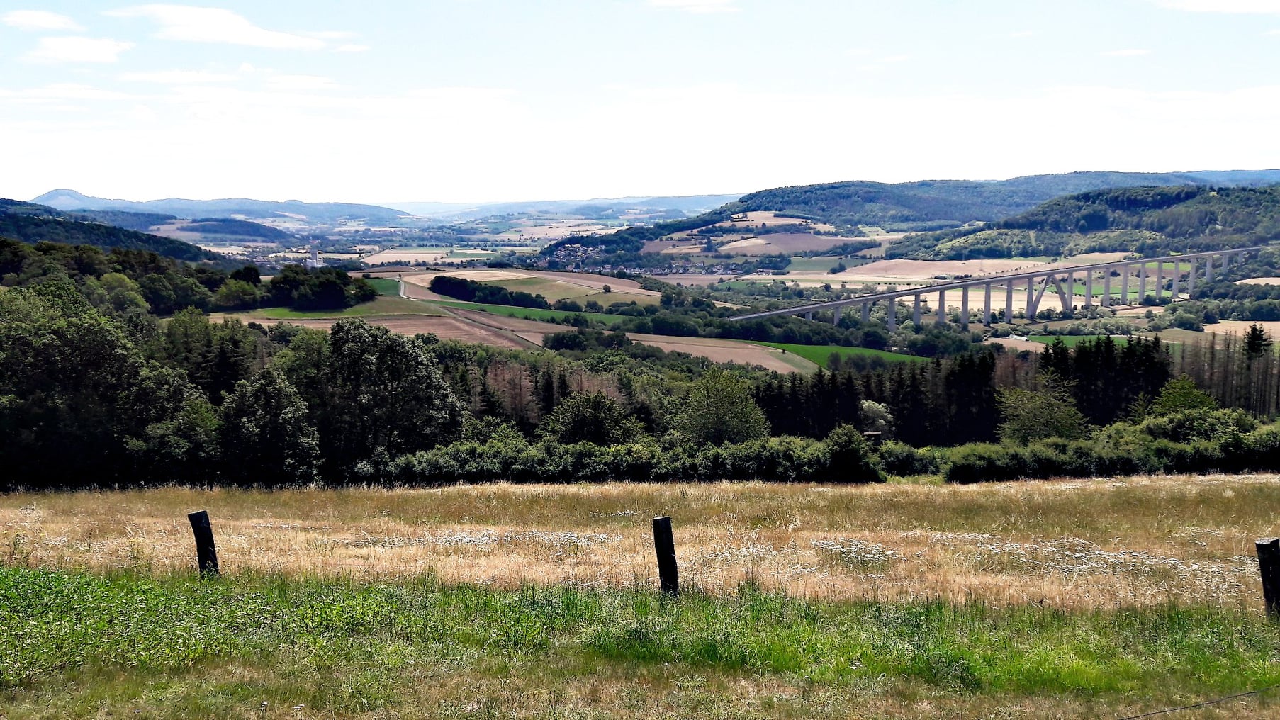Heina - Blick über die ICE Brücke ins Fuldatal